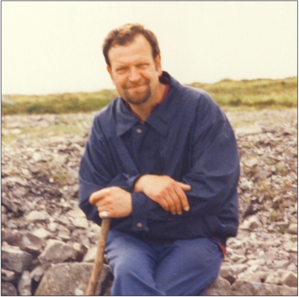 Roger Byrne: Lehrer, Hobbysammler und Finder der Dinosaurier-Fossilien aus Irland.